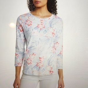 NWT! Tommy Bahama - Ashby Delicate Flora Tee